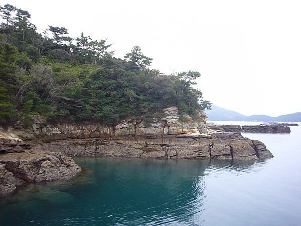 諸島，島上有狀如石獅子的奇岩怪石