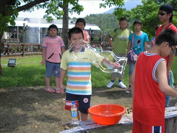 好大的泡泡