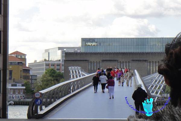 Millennium Bridge.jpg