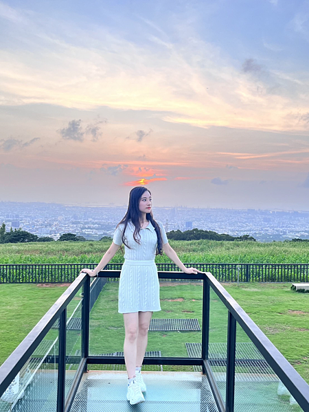 【台中美食】台中夜景第一排鹿雅森林|寵物友善咖啡廳|近距離接