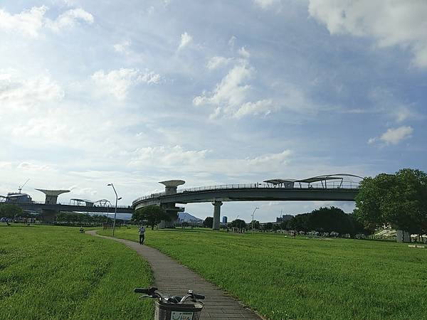 【雙北遊】騎Youbike遊新北 從江子翠河濱公園騎到三重幸