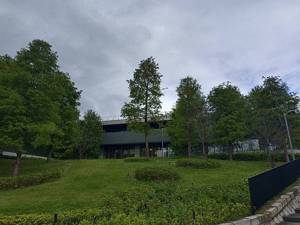 【双北游】北投景点推荐 北投小秘境 行天宫北投玄空图书馆+北