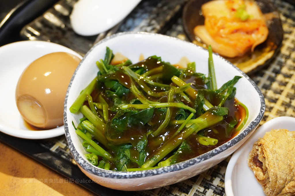 台中北區美食｜網路爆紅！鄰近科博館可以算命的泡沫茶館，餐點好