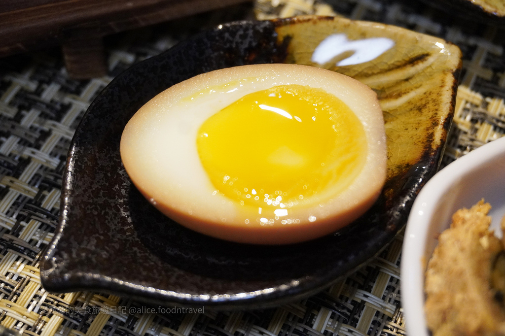 台中北區美食｜網路爆紅！鄰近科博館可以算命的泡沫茶館，餐點好