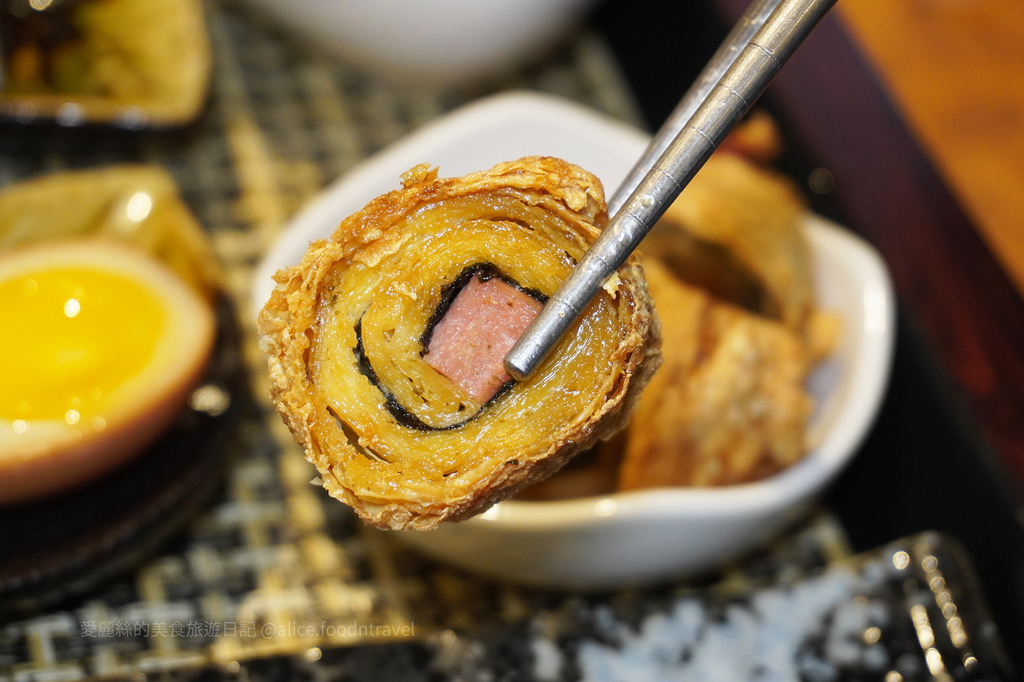 台中北區美食｜網路爆紅！鄰近科博館可以算命的泡沫茶館，餐點好