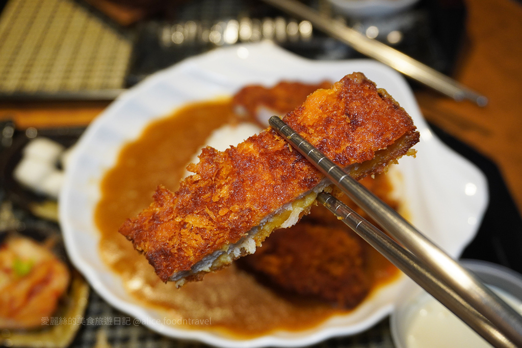 台中北區美食｜網路爆紅！鄰近科博館可以算命的泡沫茶館，餐點好