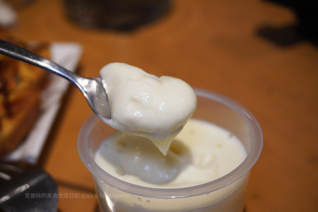 台中北區美食｜網路爆紅！鄰近科博館可以算命的泡沫茶館，餐點好