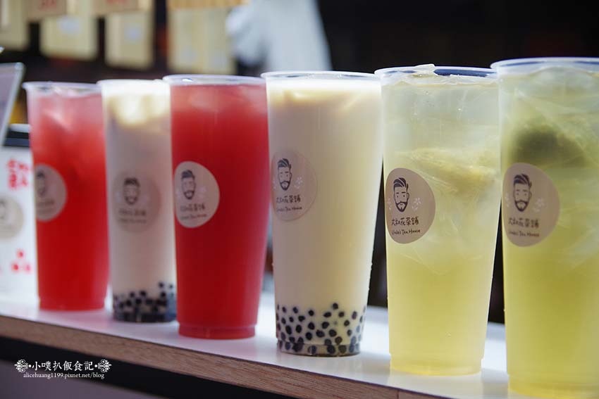 永和花茶 樂華夜市茶飲 大叔花茶舖 近頂溪站 花茶散發天然香氣 口感清爽回甘 銅板價享受高級茶飲 用真實的花瓣去熬煮