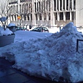 商學院門口的雪堆