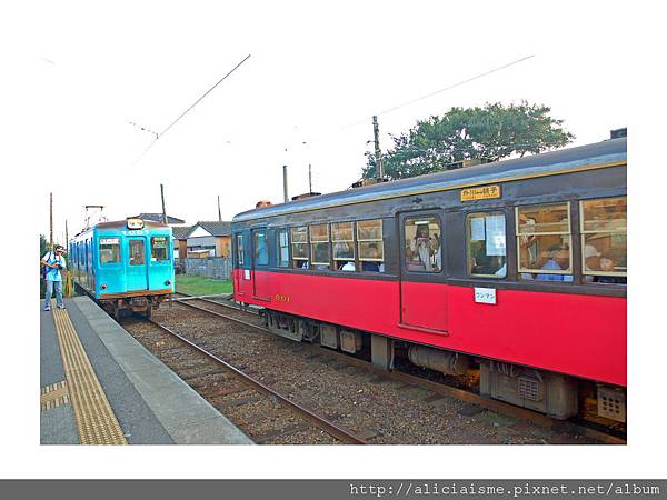 20110616_135740_唯一往返車會合的笠上黑生站 (2).jpg