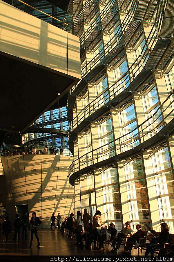 東京都六本木 國立新東京美術館 建築大師黑川紀章的生前最後代表作 日本 私旅行 痞客邦