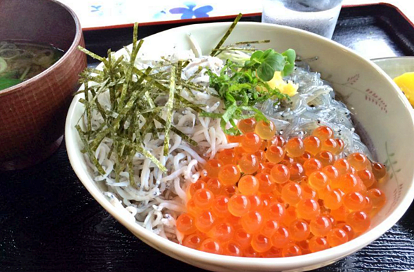 吻仔魚丼