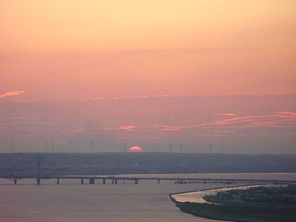 銚子港塔夕陽及利根川及銚子大橋 (37).JPG