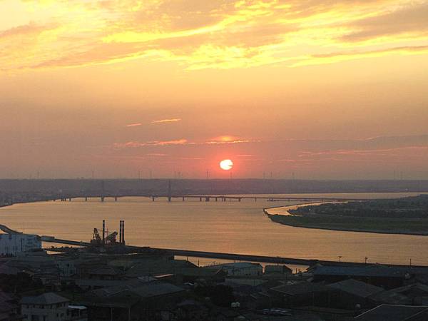 銚子港塔夕陽及利根川及銚子大橋 (27).JPG