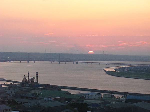 銚子港塔夕陽及利根川及銚子大橋 (36).JPG