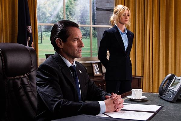 搶救空軍一號 (Air Force One Down) 搶救空軍一號 (Air Force One Down)