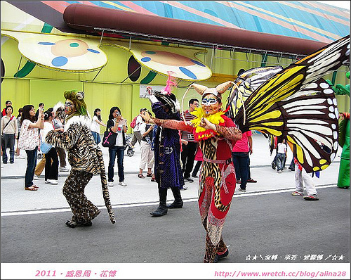 『台北』感恩周逛花博‧大佳河濱公園區‧毛毛蟲遊行