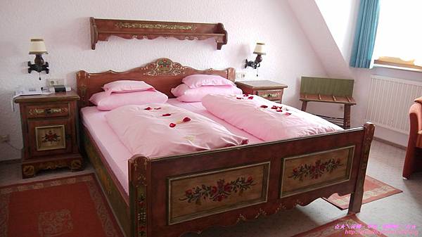 『德瑞蜜月』【Honeymoon】❤德國住宿 羅騰堡(Rothenburg) Hotel Tilman Riemenschneider (1).jpg