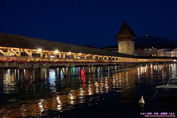  『德瑞蜜月』【Honeymoon】❤瑞士 漫步盧森湖畔(Lucern)坎貝爾橋（Kapellbrucke）、獅子紀念碑 (3).jpg