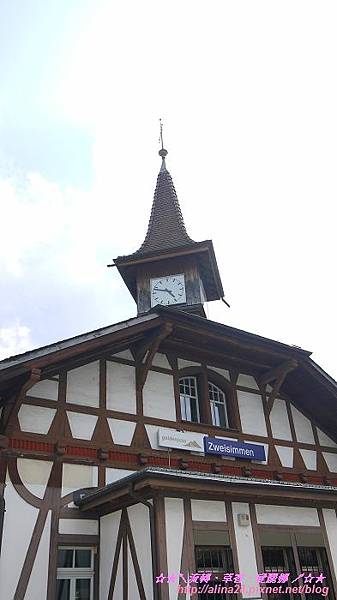  『德瑞蜜月』【Honeymoon】❤瑞士 搭乘黃金列車在茵特拉根(Interlaken)散步 (16).jpg
