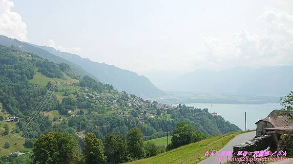  『德瑞蜜月』【Honeymoon】❤瑞士 搭乘黃金列車在茵特拉根(Interlaken)散步 (21).jpg