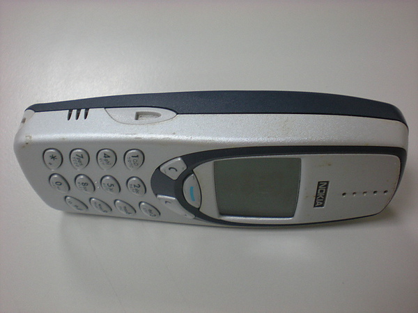 NOKIA-3330-910325-5.JPG