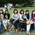 同學們～左三個是台灣女孩，右三個是對岸的女孩。