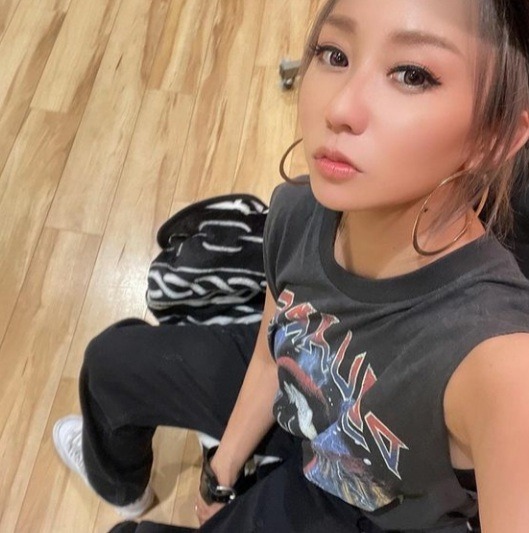 倖田來未忘開美顏直播！粉絲驚訝見到真實面容，一時認不出？