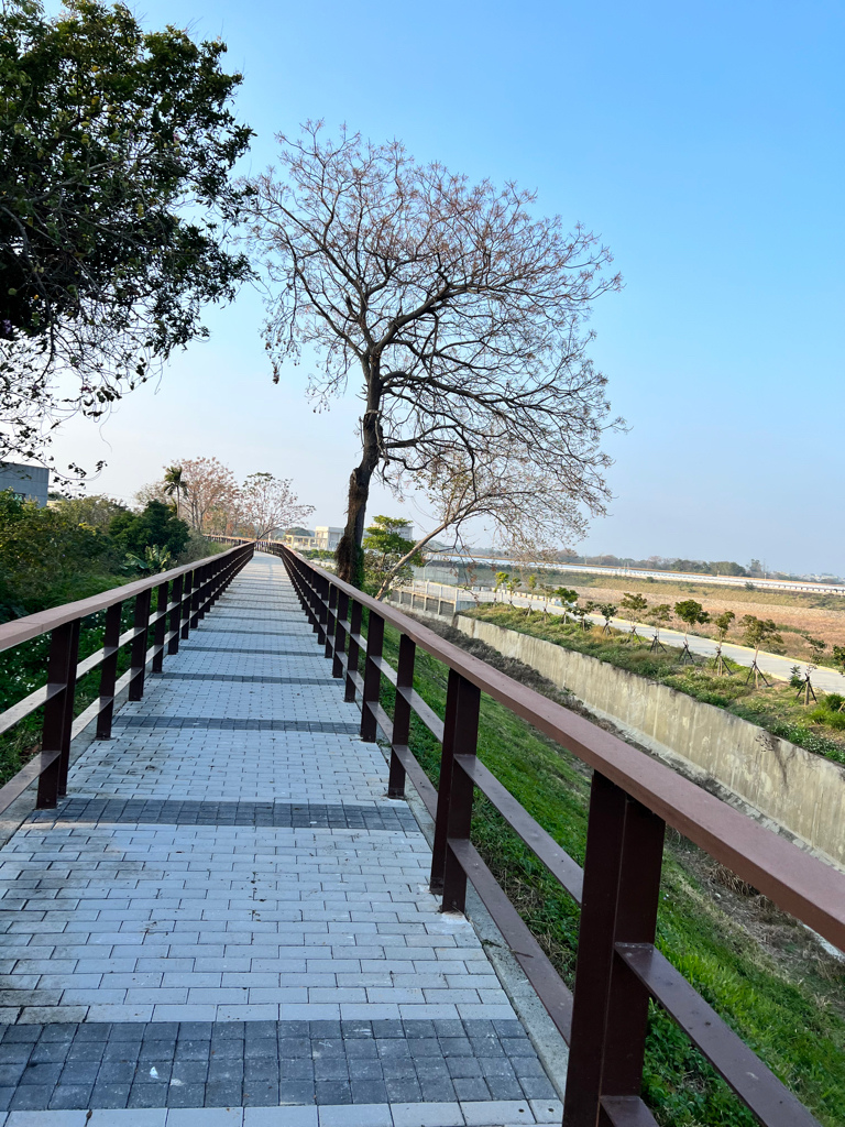 嘉義景點,嘉義景點親子,嘉義景點一日遊,六腳鄉景點,蒜頭糖廠,五分車,日式宿舍,朴子溪自行車道,松錳租車,含甘堂,小板車