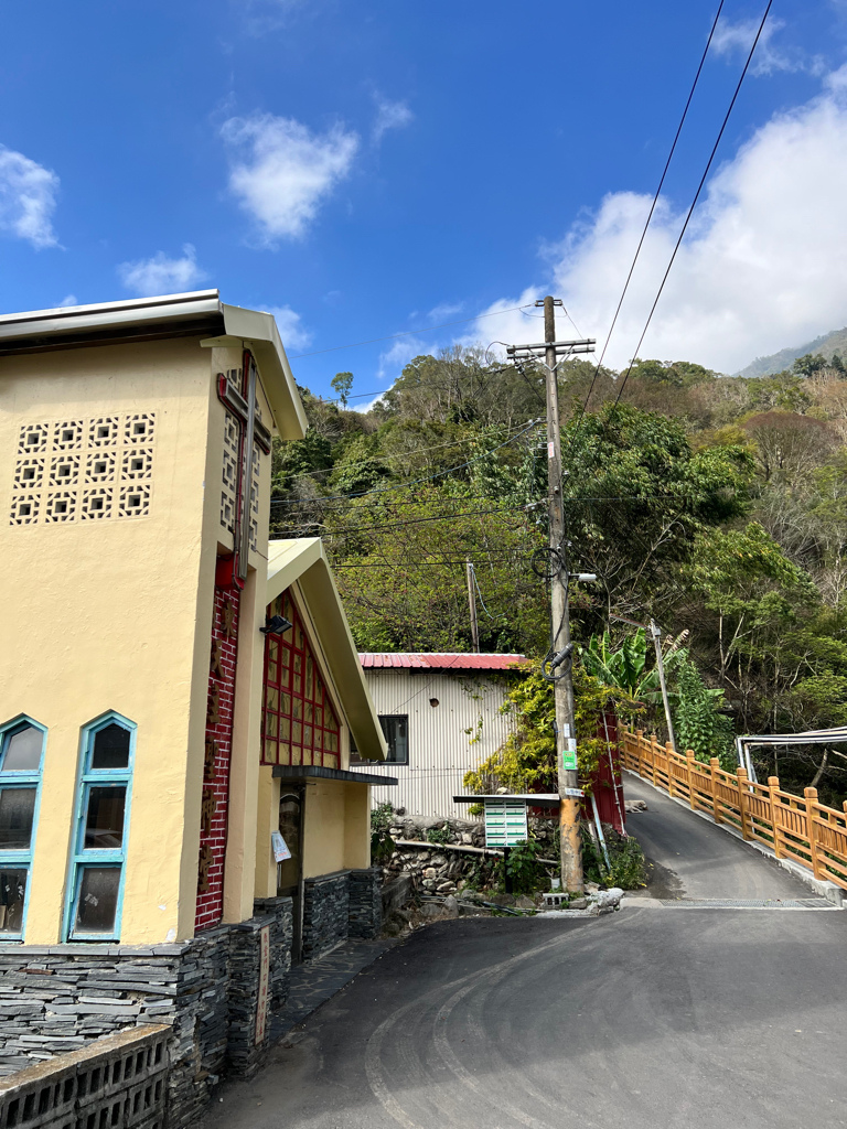 南投景點,東埔溫泉,信義鄉景點,彩虹吊橋,彩虹瀑布