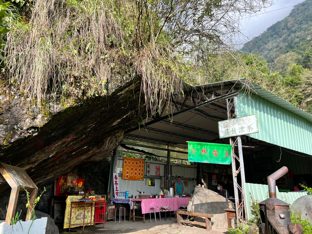 南投景點,東埔溫泉,信義鄉景點,彩虹吊橋,彩虹瀑布