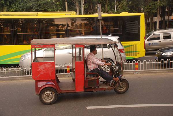 DSC_7463 這車也可走快車道？.jpg