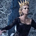 Huntsman--Winters-War-trailer-2.jpg