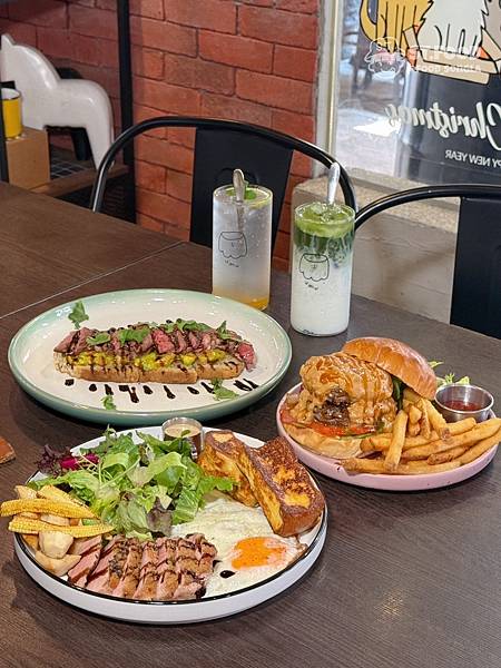 台中美食｜爆汁溫體牛漢堡排!台中最狂早午餐『主觀廚房』