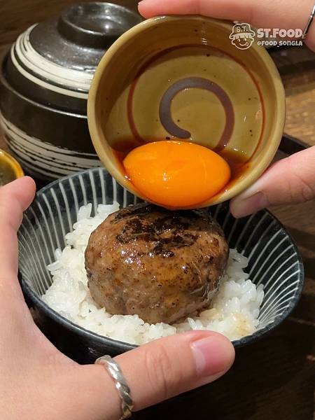 台中美食｜超強漢堡排!一定要預約才吃的到『客觀炭火小料理』