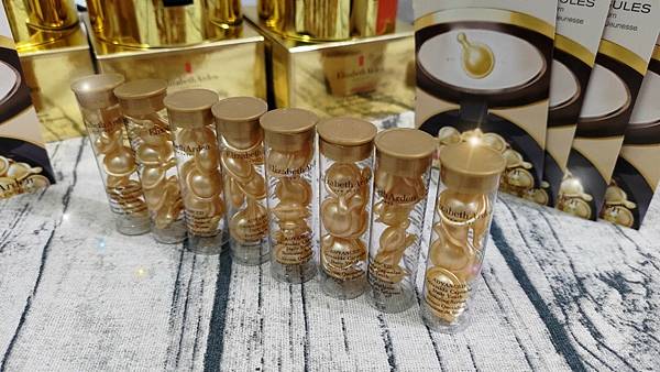 Elizabeth Arden 伊麗莎白雅頓| 超進化黃金導航膠囊 7顆