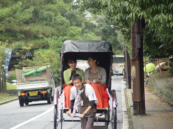 日本的一些景點都可以看到這種人力車