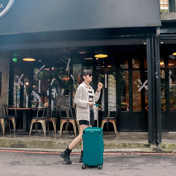 小胖箱推薦｜23.5吋專為國內旅遊而生的行李箱孔雀綠 (9)