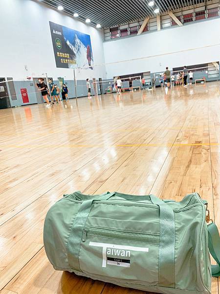 羽球場,羽球場預約,羽球場租借,羽球場開放,羽球場地費用,台灣in,圓筒包,收納袋,收納包 羽球場,羽球場預約,羽球場租借,羽球場開放,羽球場地費用,台灣in,圓筒包,收納袋,收納包