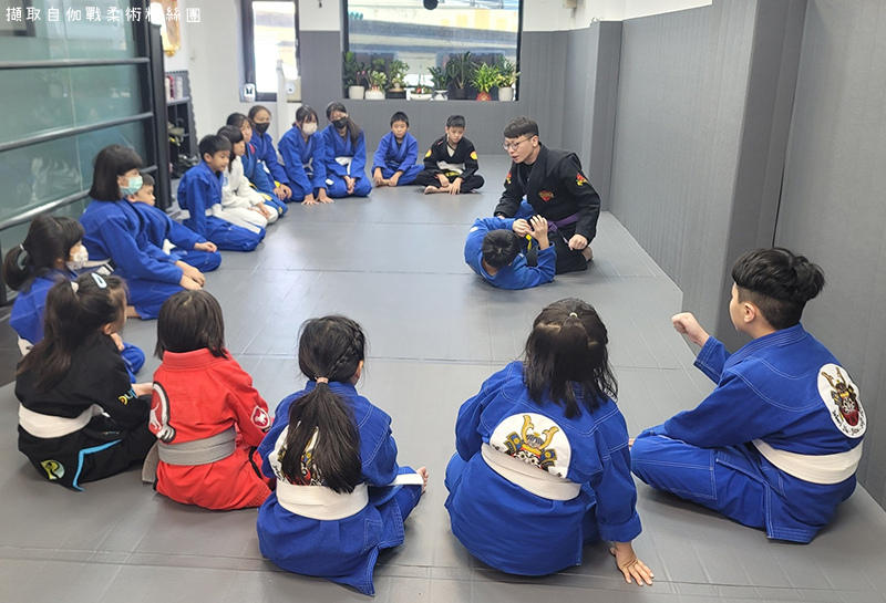 屁寶與伽戰教練赴日本比賽與訓練