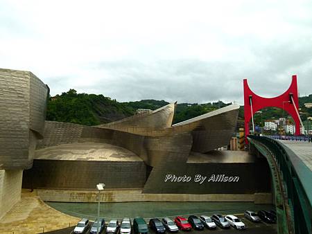 畢爾包古根漢美術館（Museo Guggenheim Bil
