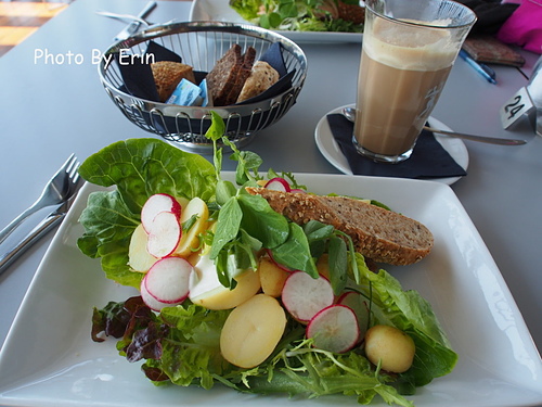 open sandwich 阿肯美術館.jpg