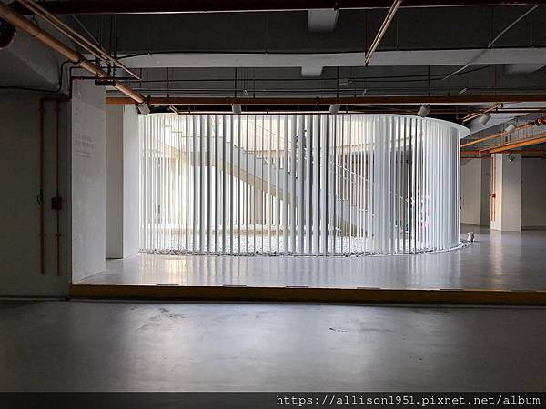 －＞漂亮又空靈的建築 --- 台南美術館二館