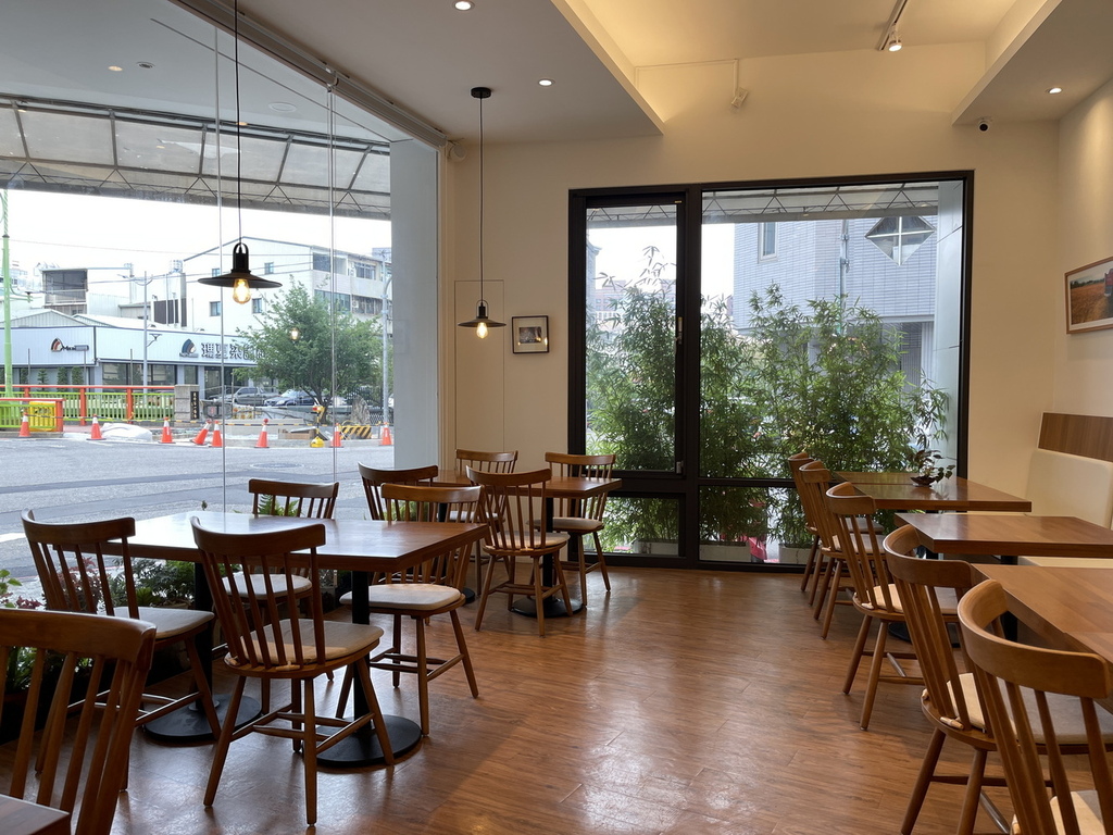 －＞台中市北屯美食新發現。覺得很不錯！拉福客烘焙坊早午餐。