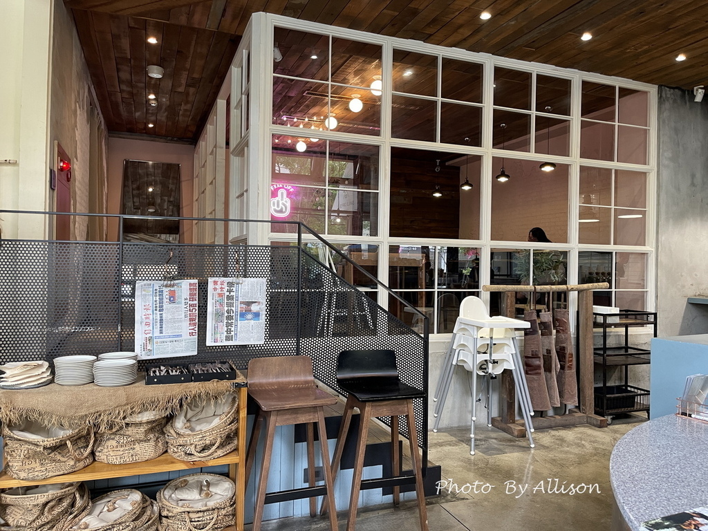 －＞【台中北屯】丹麥“ Hygge”生活哲學， 憲賣咖啡熱河