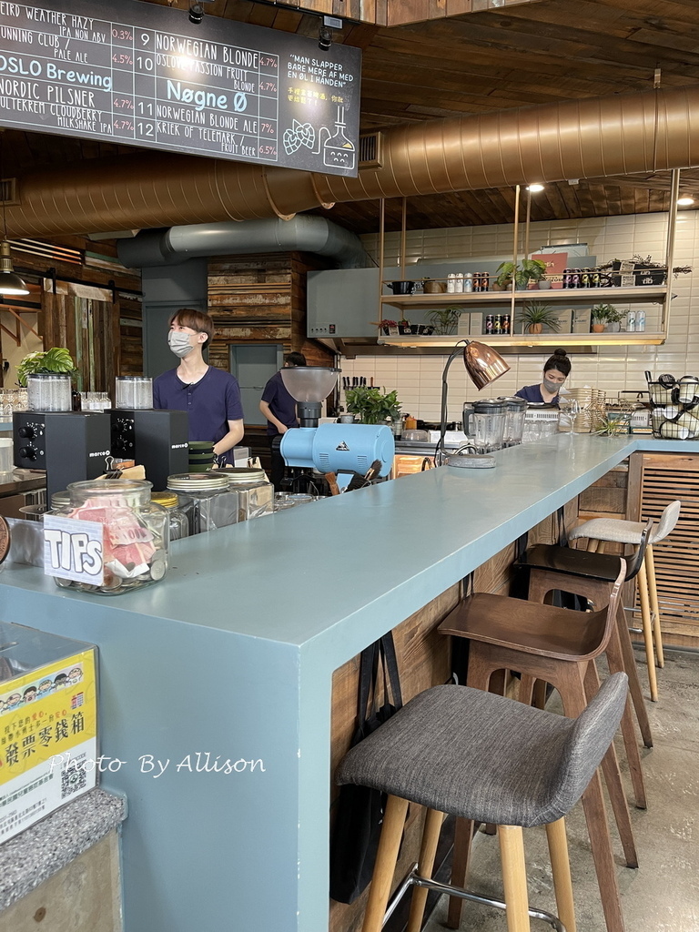 －＞【台中北屯】丹麥“ Hygge”生活哲學， 憲賣咖啡熱河