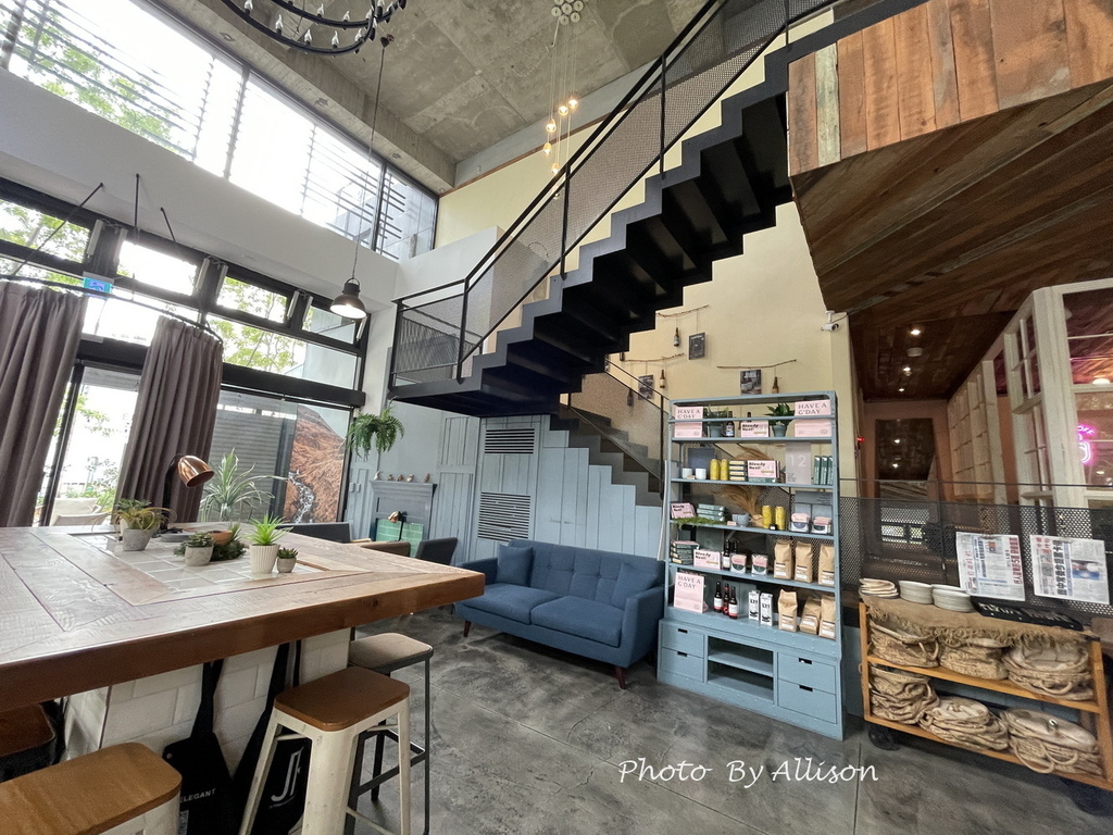 －＞【台中北屯】丹麥“ Hygge”生活哲學， 憲賣咖啡熱河
