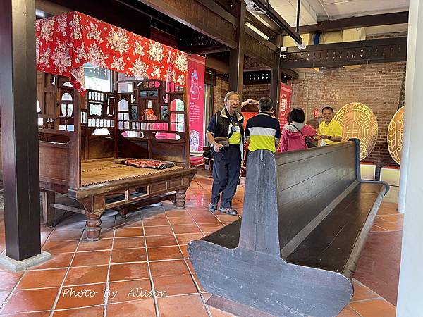 －＞東勢舊火車站改建「東勢客家文化園區」，前身是女建築師修澤