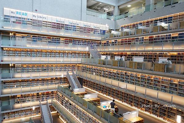 －＞政治大學達賢圖書館 －全台最美圖書館之一 + 湖畔景觀 