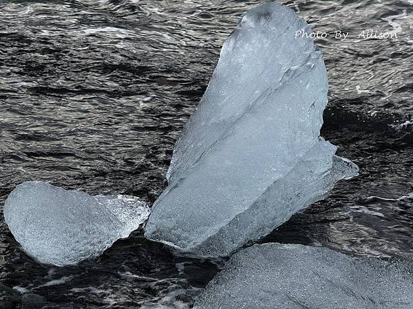 －＞美到難以形容！在傑古沙龍冰河湖 Jokulsarlon岸